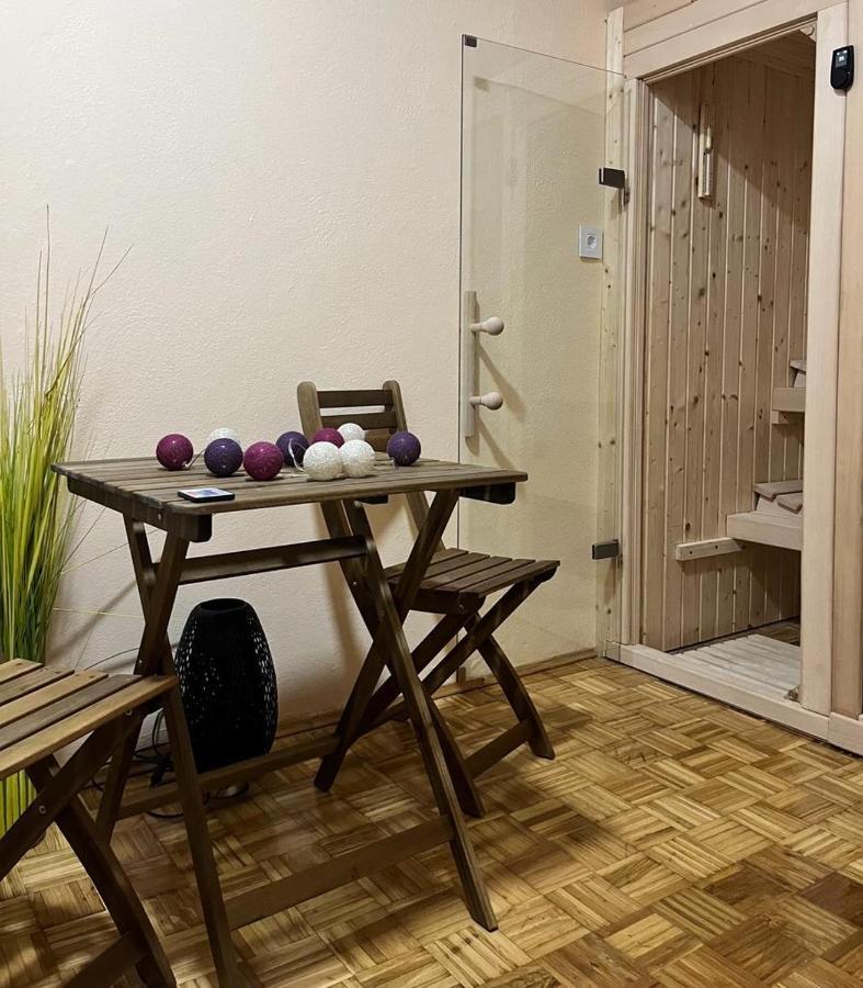 Stan Na Dan Kozarska Dubica Apartamento Bosanska Dubica Exterior foto