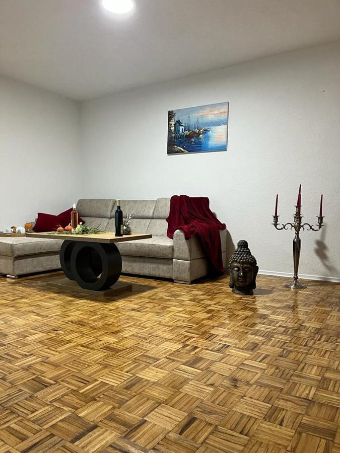 Stan Na Dan Kozarska Dubica Apartamento Bosanska Dubica Exterior foto